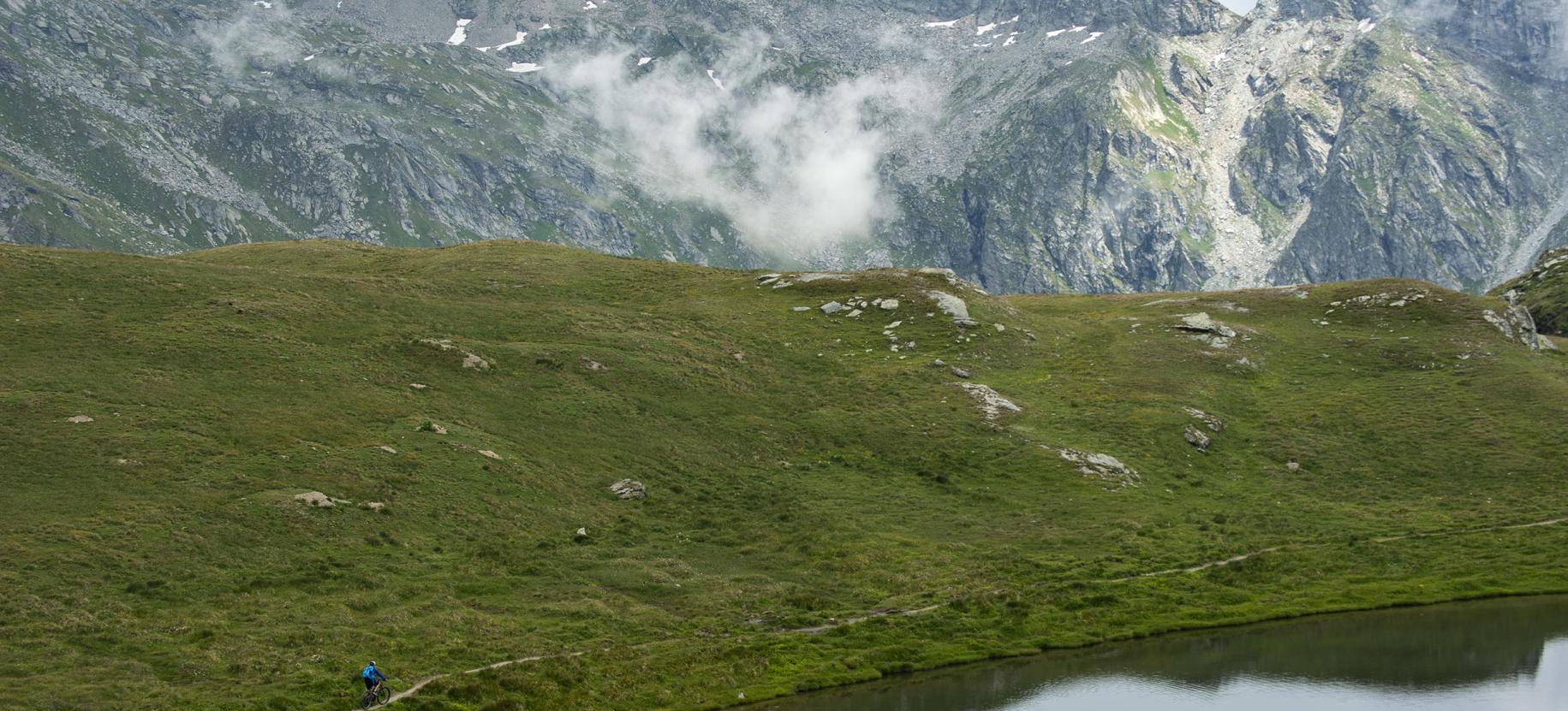 Palasinaz lakes